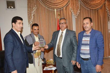 شبكة أنا يمني الاخباريه تكرم رئيس الوزراء الدكتور عبد العزيز بن حبتور